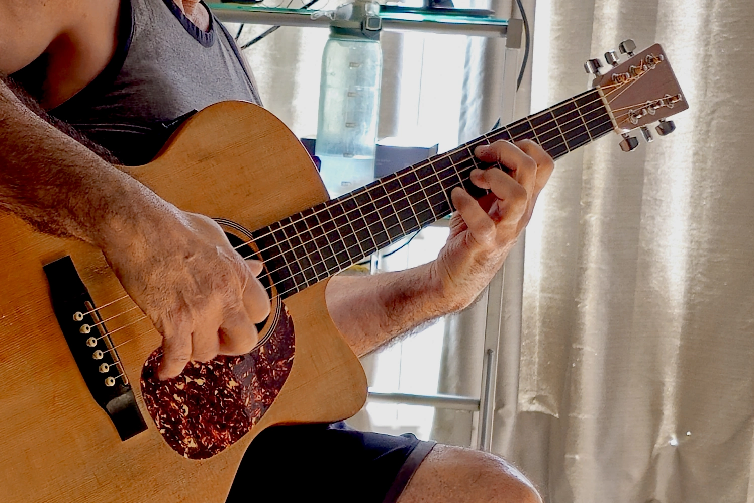 Creating Harmonious Guitar Progressive Chords with Simplified Music Theory and Tool