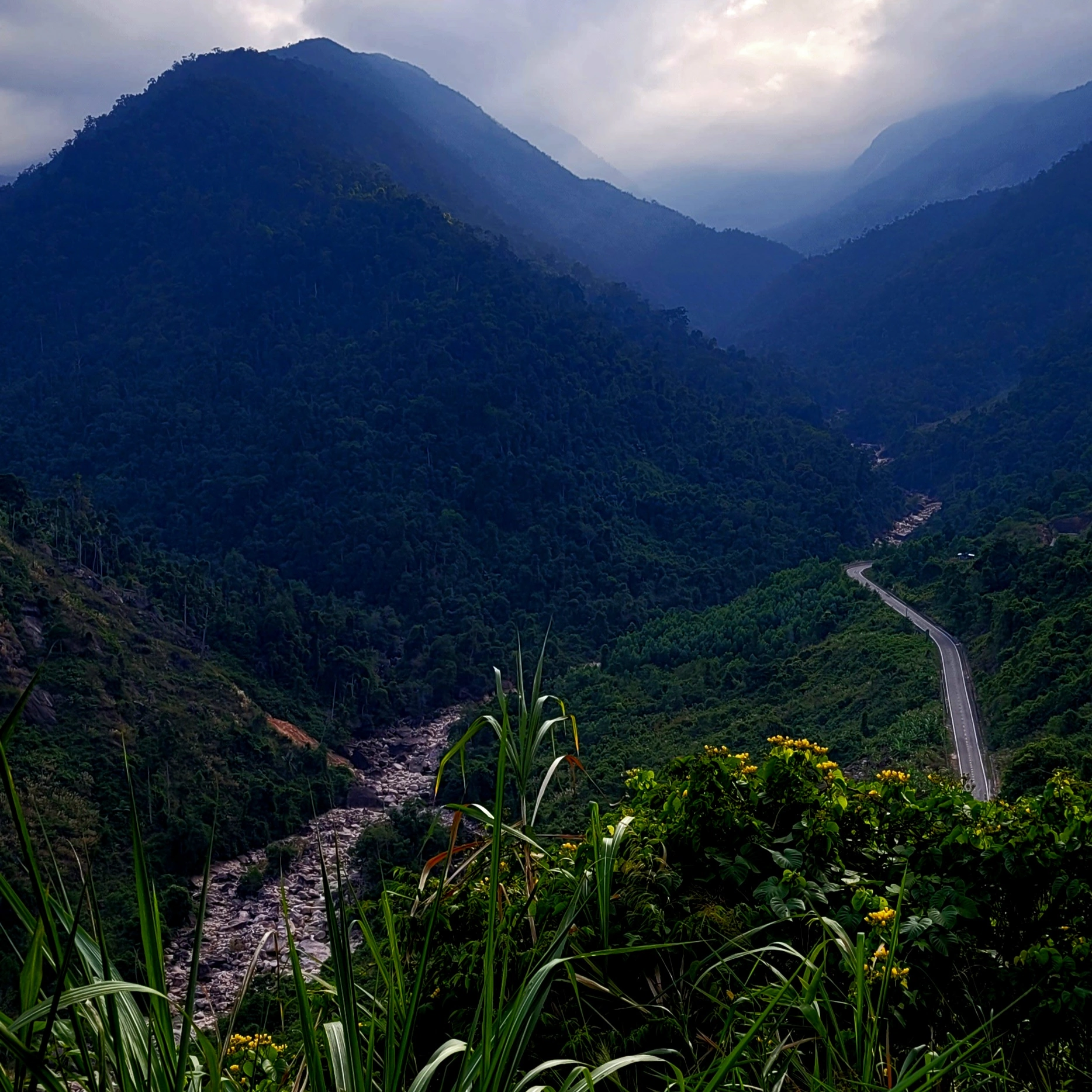 Scenic Montain Road, Nha Trang to Dalat