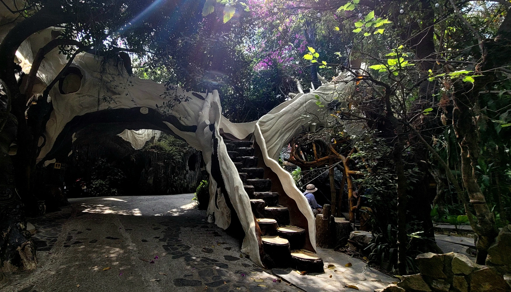 Crazy House, Stair