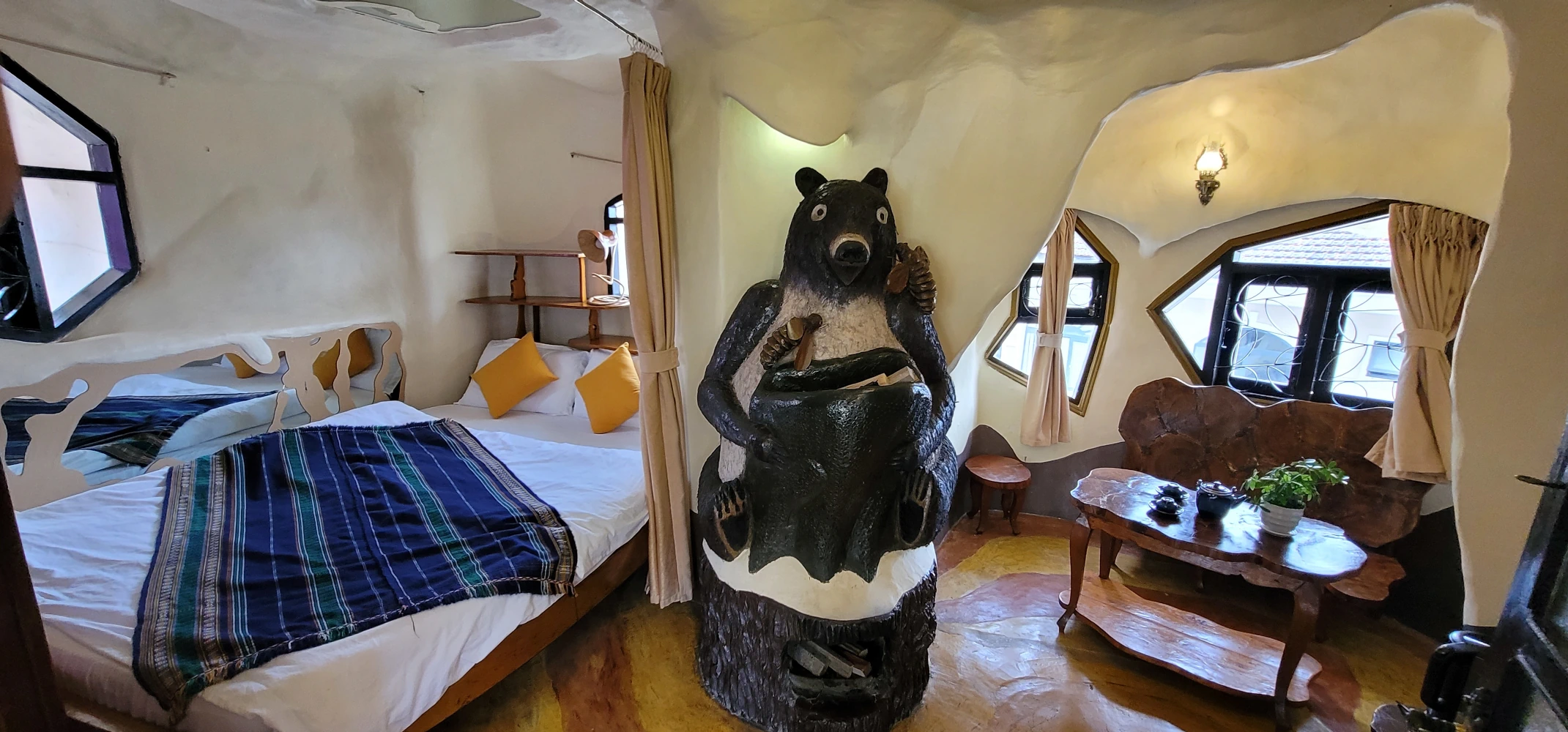 Crazy House Room 1